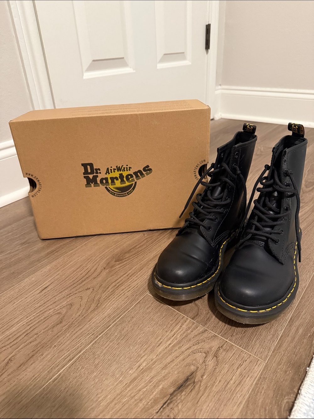 Like New Women’s Size 7 Dr. Martens Black Leather Combat Boots